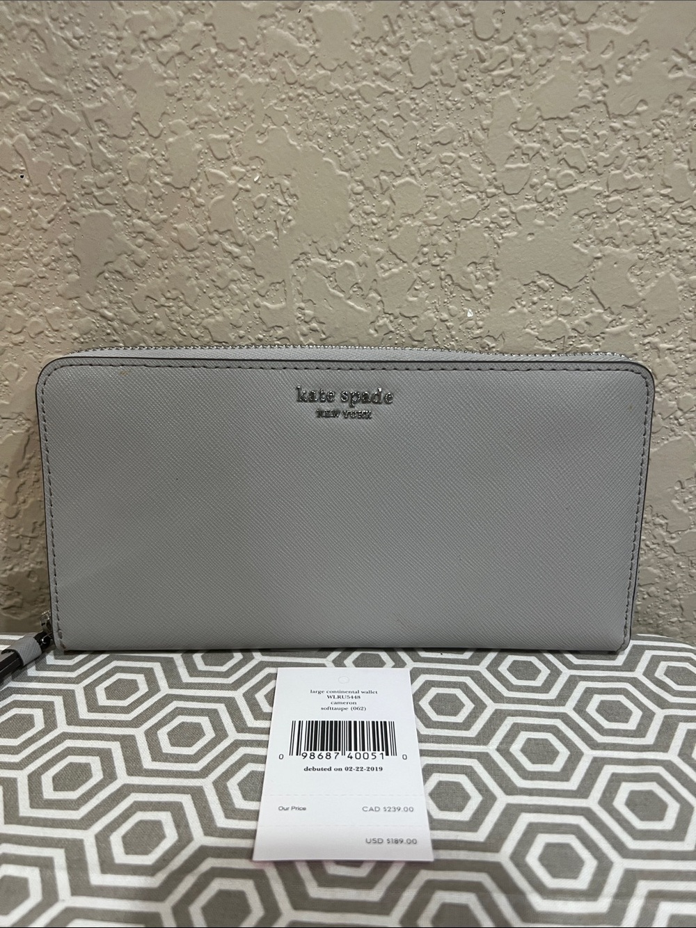kate spade large continental wallet Cameron softtoupe colored (very light grey)